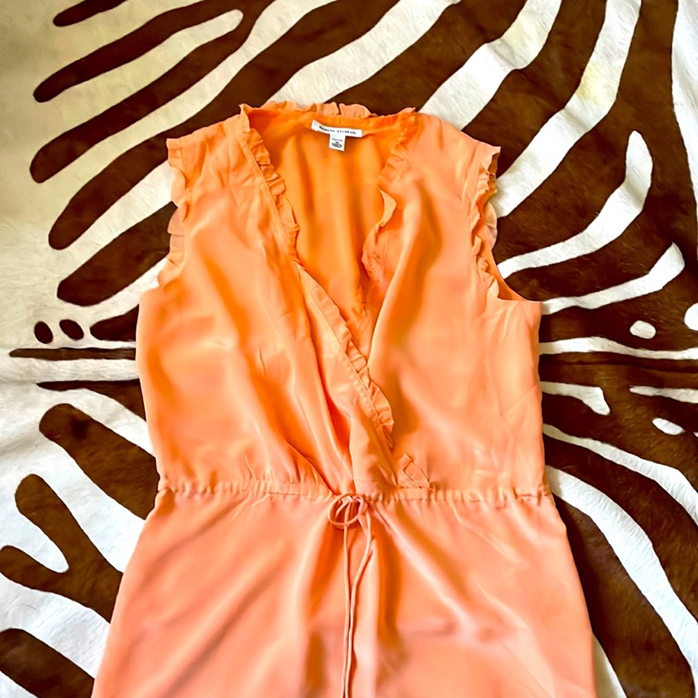 Banana Republic peach tie waisted top great condition